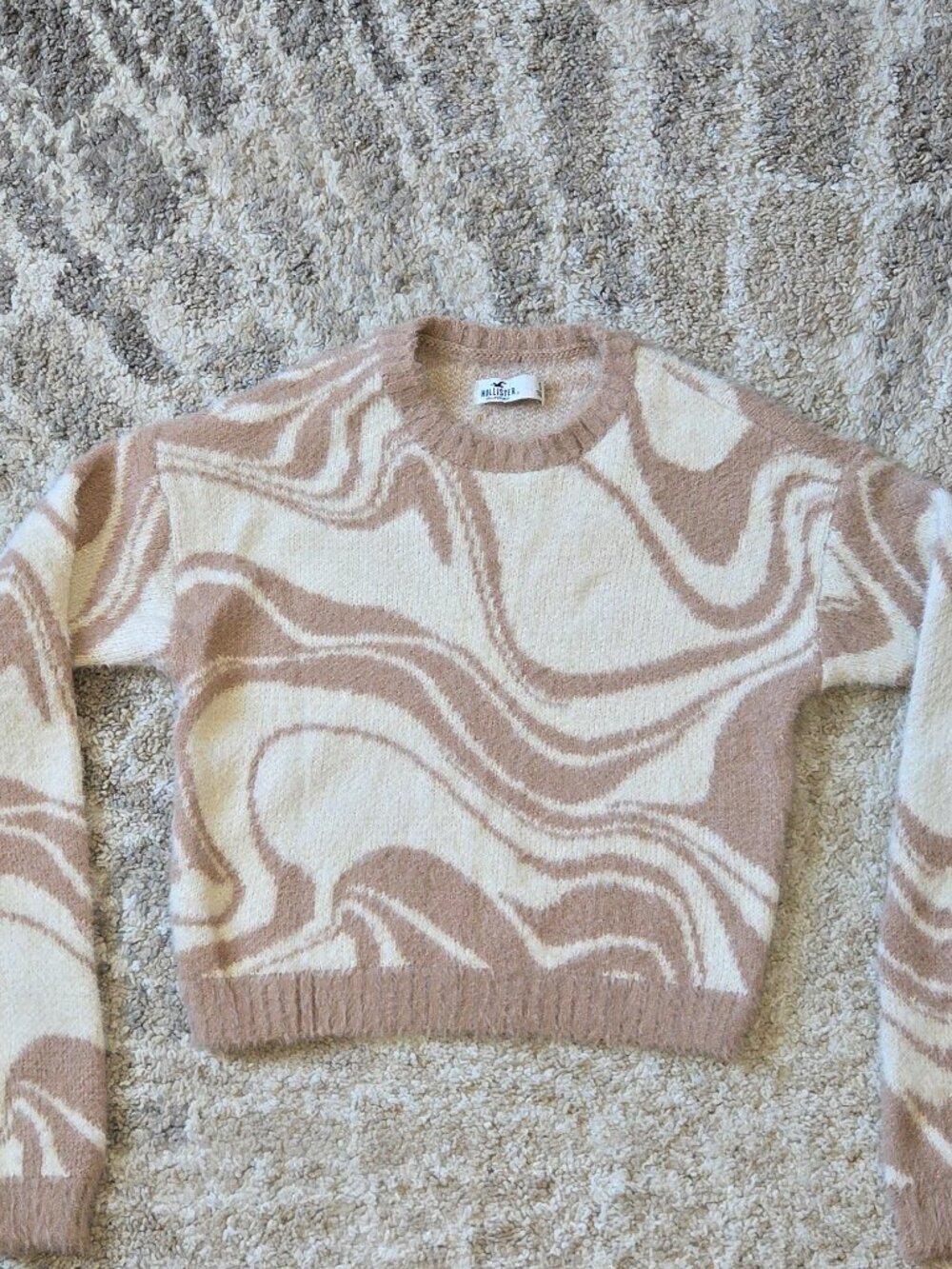 Hollister Beige and Creme Swirl Cropped Sweater Size S